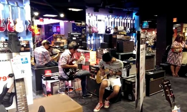 Experience 36 seconds of a busy Times Square Guitar Center! (VIDEO
