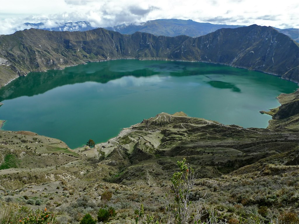 35 interesting photos of Quilotoa Lake, Ecuador | BOOMSbeat
