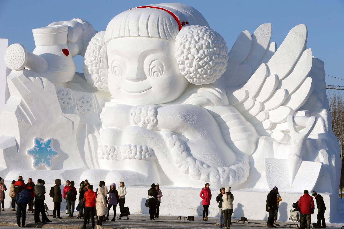 Spectacular Snow Sculptures Photos Boomsbeat