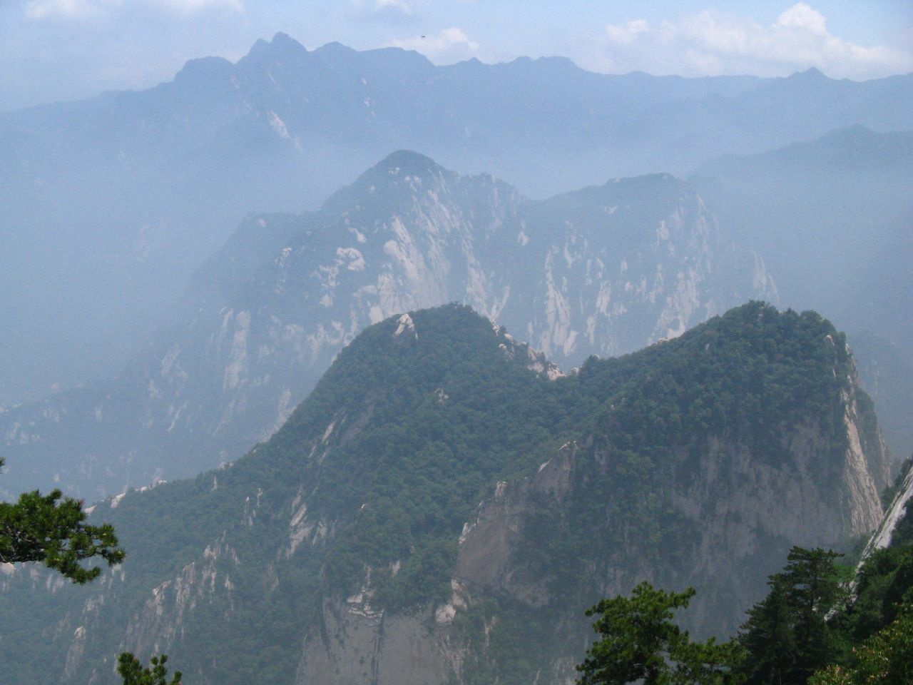 Check out these photos of Huashan Mountain | BOOMSbeat