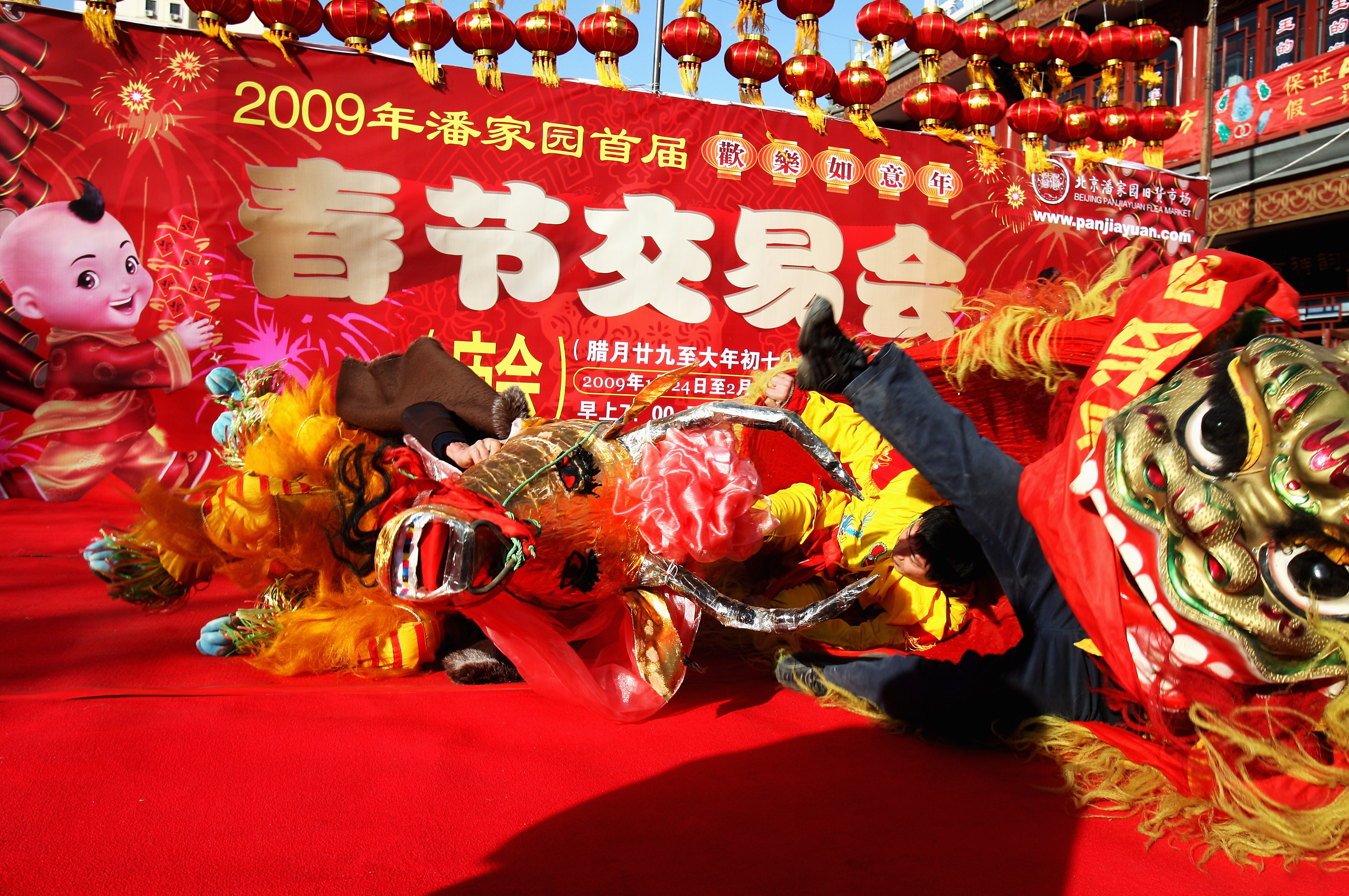 Interesting photos from the Chinese Lunar New Year 2014 Preparations