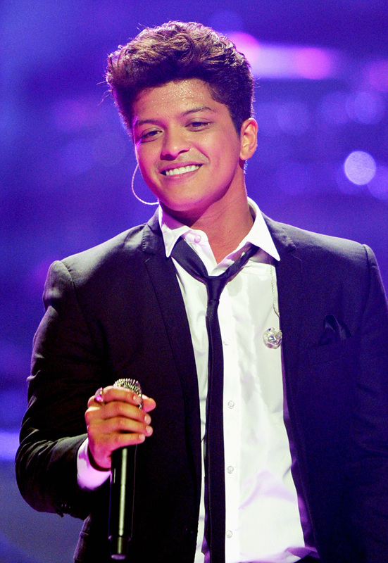 Great photos of the talented and handsome Bruno Mars BOOMSbeat