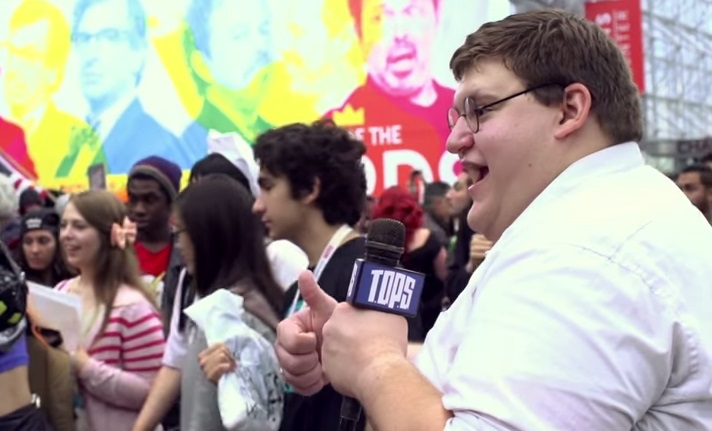Real life Peter Griffin visits NY Comic Con 2014! (VIDEO) | BOOMSbeat