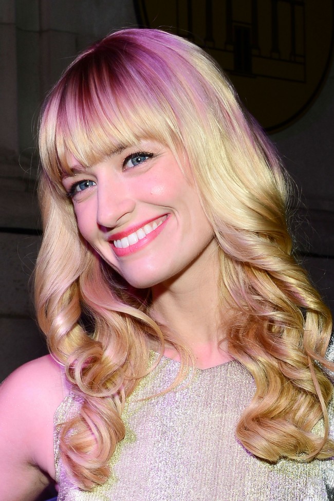 Beautiful photos of '2 Broke Girls' star Beth Behrs | BOOMSbeat