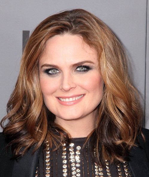 50 facts from life of actress Emily Deschanel: she is vegan | BOOMSbeat