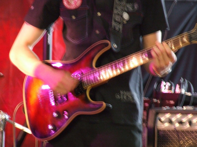 21 Tips to Learn Electric guitar