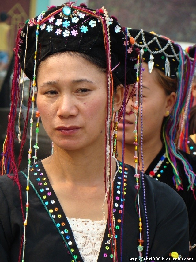 Chinese Ethnic Minority Images
