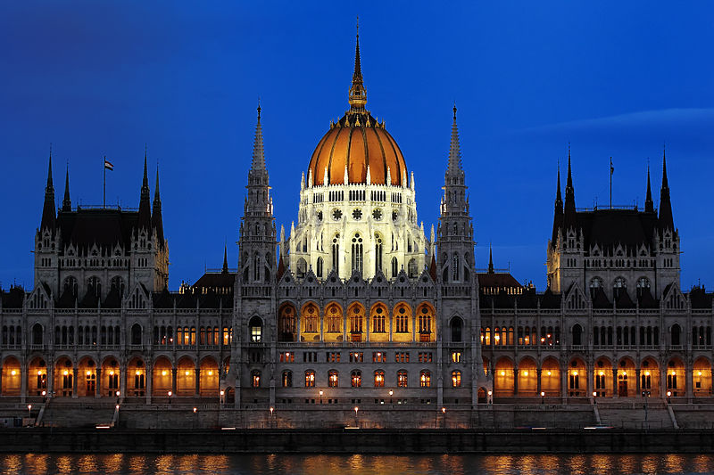 35 Impressive Photos Of Hungarian Parliament Building In Budapest ...