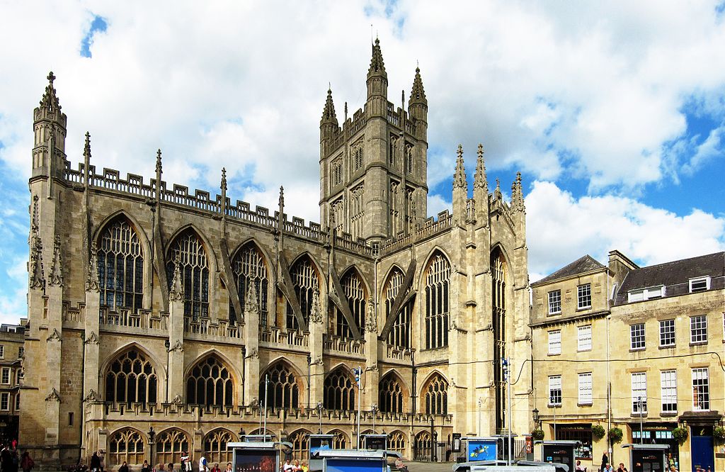 Check out the historical Bath Abbey in U.K BOOMSbeat