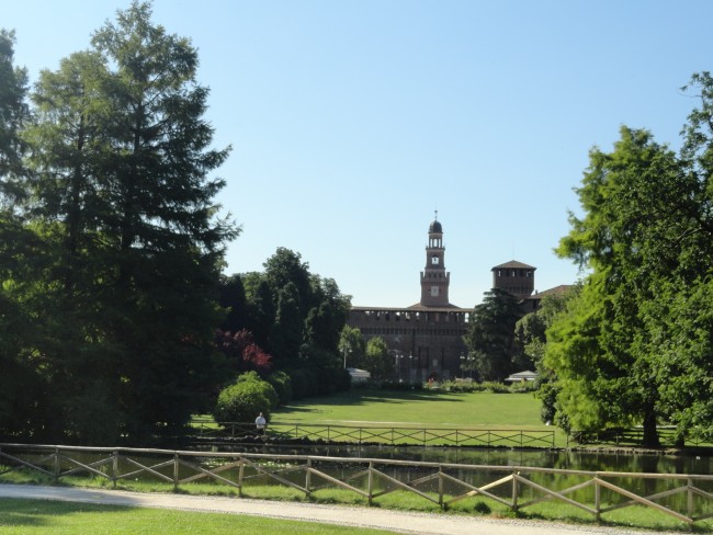 Enjoy the peaceful sights at Parco Sempione in Milan | BOOMSbeat