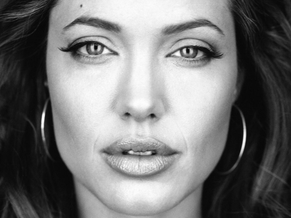 50 Interesting Facts About Angelina Jolie | BOOMSbeat